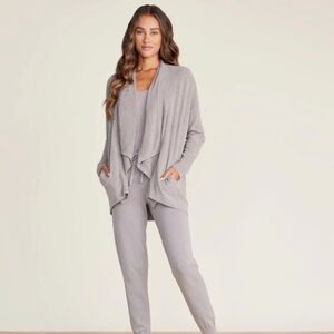 Barefoot dreams NEW cardigan. B1